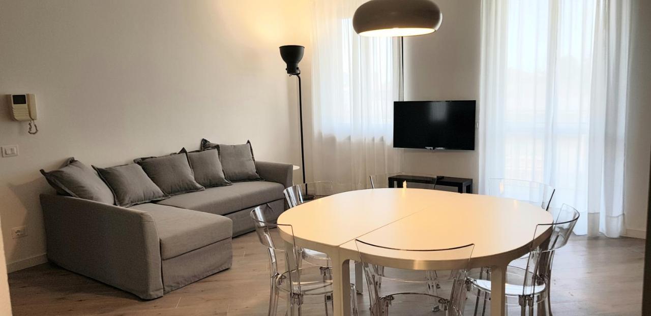 V12 Apartments - Trecate エクステリア 写真